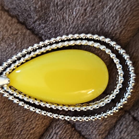 Earrings - Picture 9 of 16